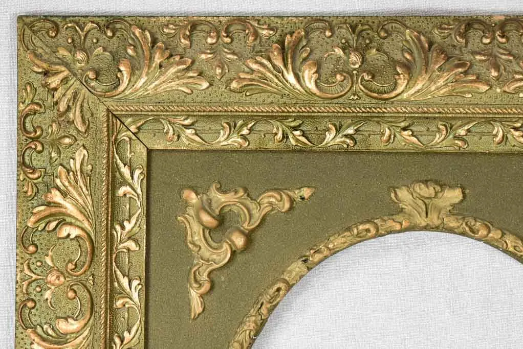 Pair of Napoleon III portrait frames sage green and gold - oval 11" x 15" display